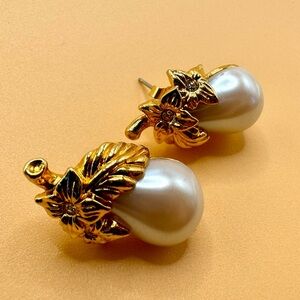 Vintage Avon Precious Pear Earrings